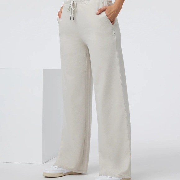 NWOT Vuori Halo Essential Wideleg Pant Ecru Heather Women’s Small - Picture 2 of 9
